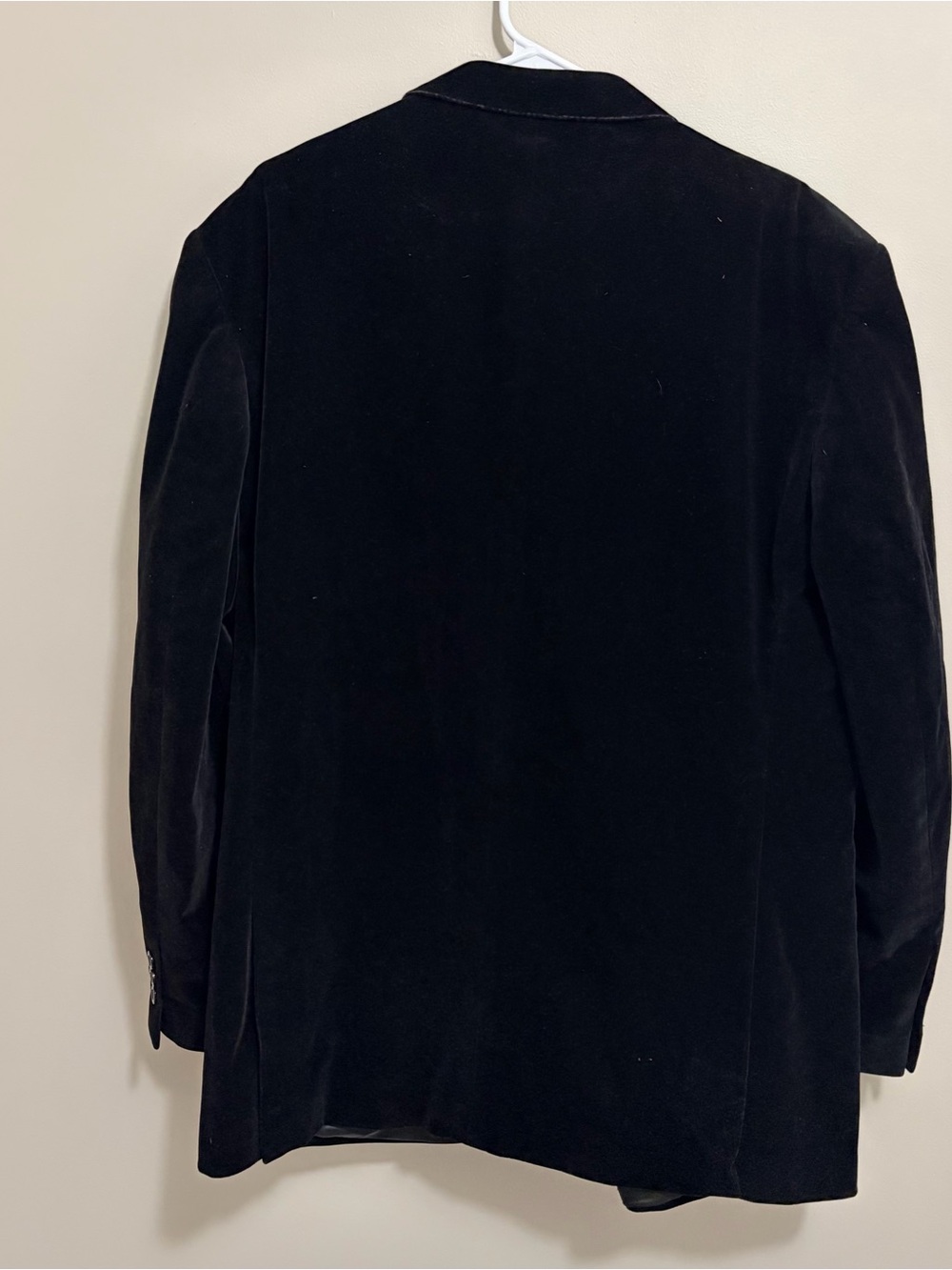 Men's Black Velvet Blazer with Satin Trim - Picture 5 of 5